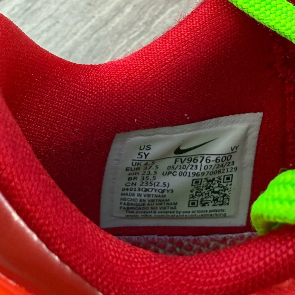 Nike Kobe VI (GS) Reverse Grinch 5Y - Picture 3 of 10